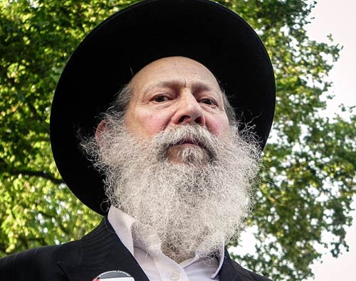 Hasidic man with large beard