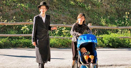 young hasidic family